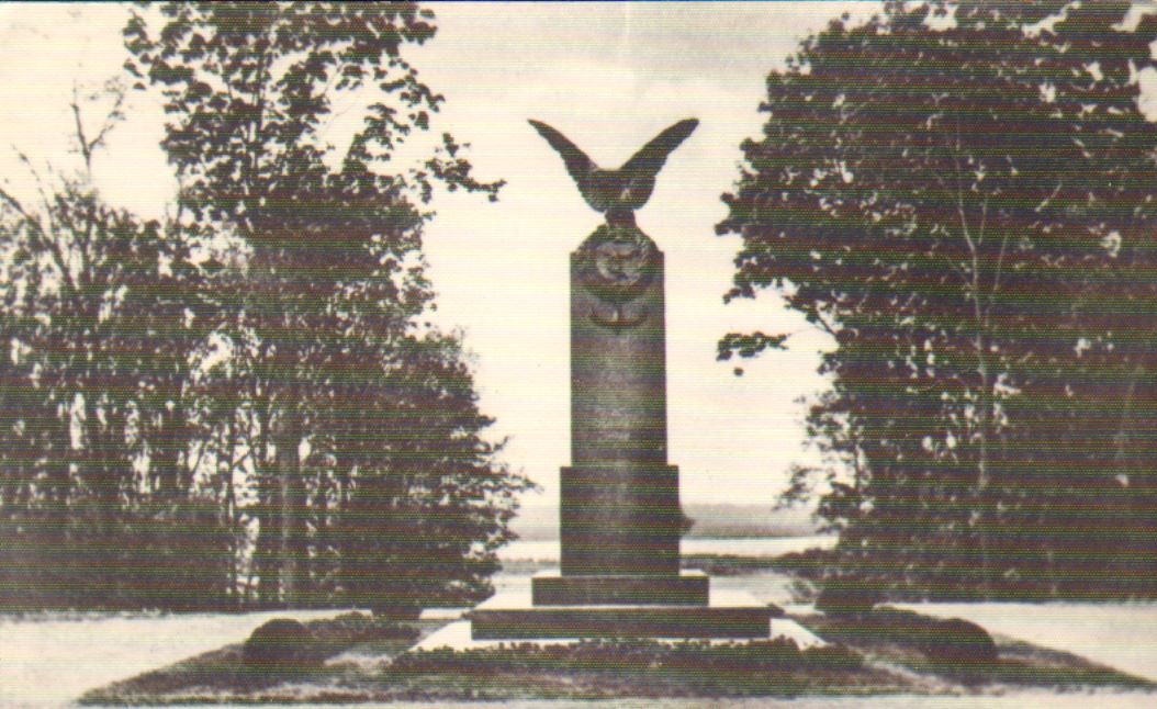 Zdjęcie pomnika sprzed 1939 r. Ze zbiorów ToMiTo